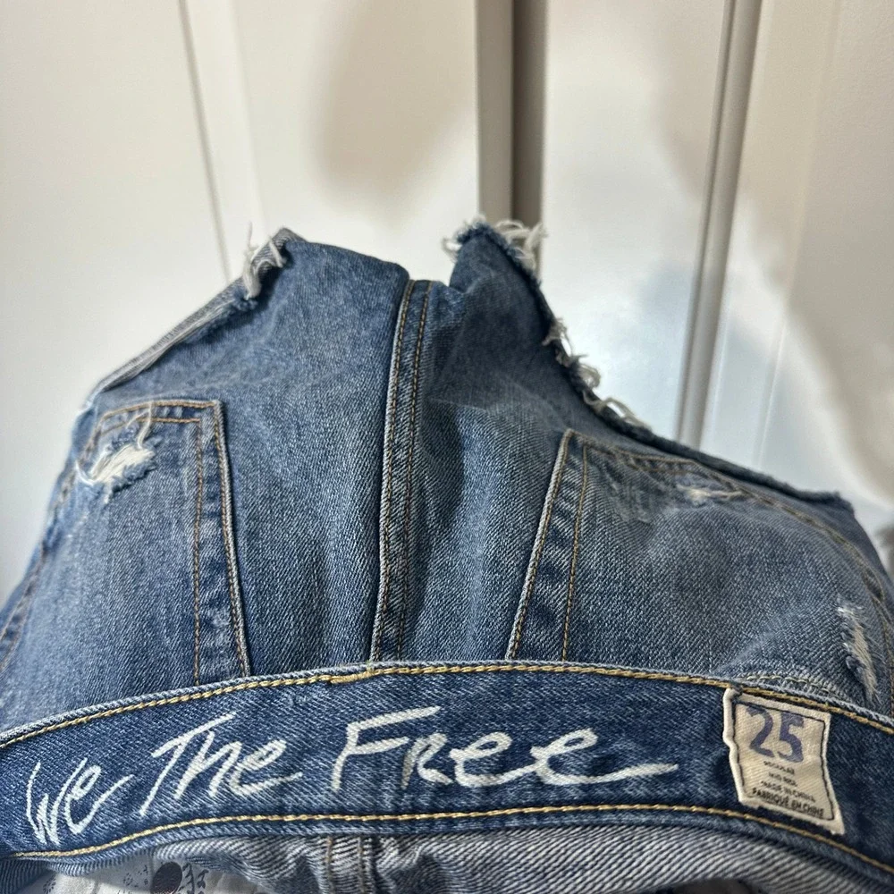 Free People‎ Sofia Cutoff Denim Shorts 25 Blue Distressed Button Fly Raw Hem